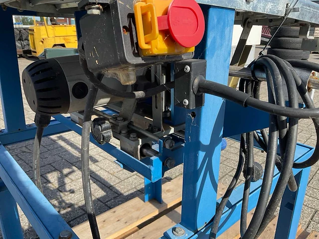 Oujiang afkortcirkelzaagmachine - afbeelding 6 van  8