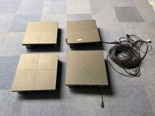 Outdoor full color led display panelen sco-4.8 met bekabeling (4x) - afbeelding 1 van  5