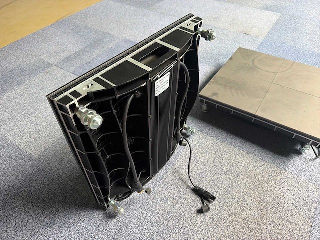Outdoor full color led display panelen sco-4.8 met bekabeling (4x) - afbeelding 4 van  5