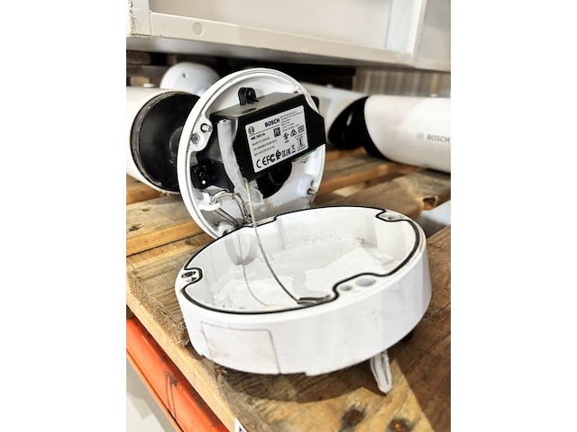 Outdoor ip-bulletcamera (bewakingscamera), bosch, dinion ip 3000i ir — model nbe-3502-al - afbeelding 2 van  3