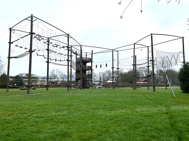 Outdoor klimpark / high ropes parcours - afbeelding 12 van  64