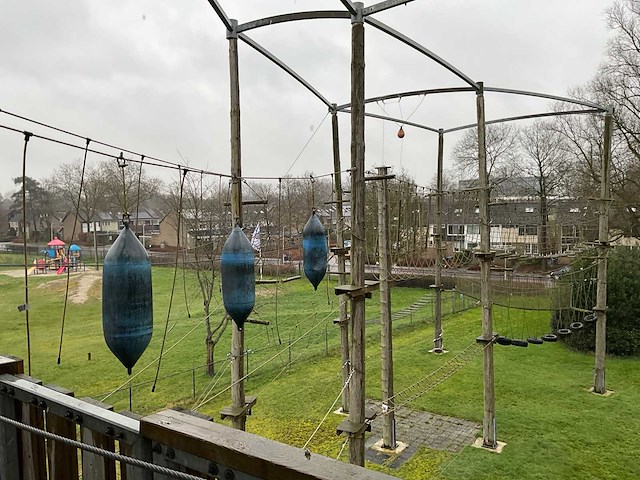Outdoor klimpark / high ropes parcours - afbeelding 29 van  64