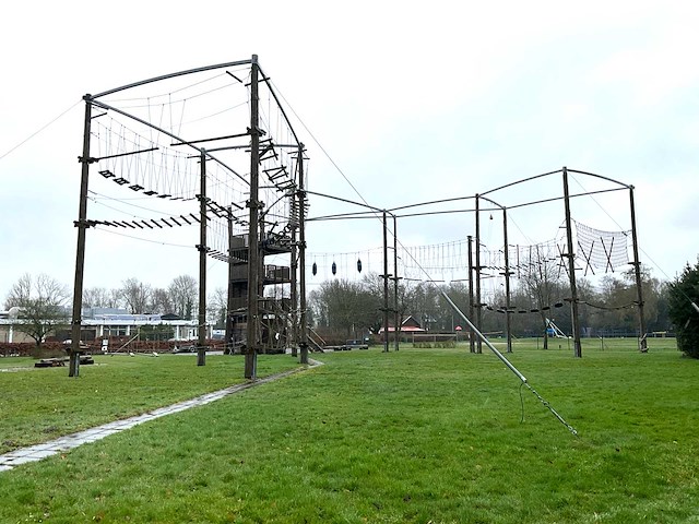 Outdoor klimpark / high ropes parcours - afbeelding 23 van  64