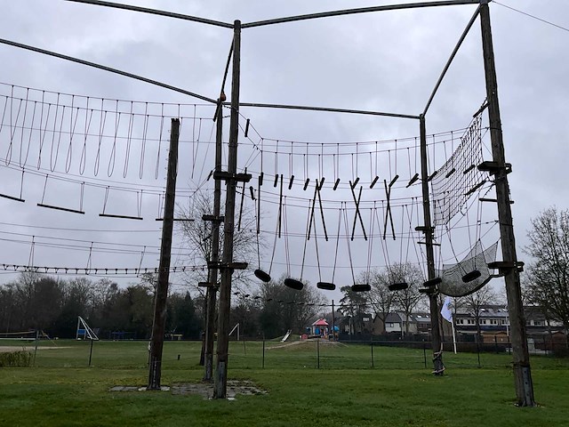 Outdoor klimpark / high ropes parcours - afbeelding 2 van  44