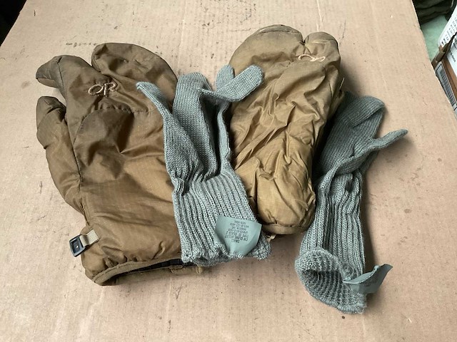 Outdoor research gloves - afbeelding 2 van  3