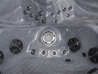 Outdoor spa 5-persoons 220x220 cm - grijs bad / grijze zijkant - incl. bluetooth & wifi - afbeelding 23 van  57