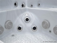 Outdoor spa 5-persoons 230x230 cm - sneeuwwit bad / grijze zijkant - incl. bluetooth - afbeelding 7 van  9