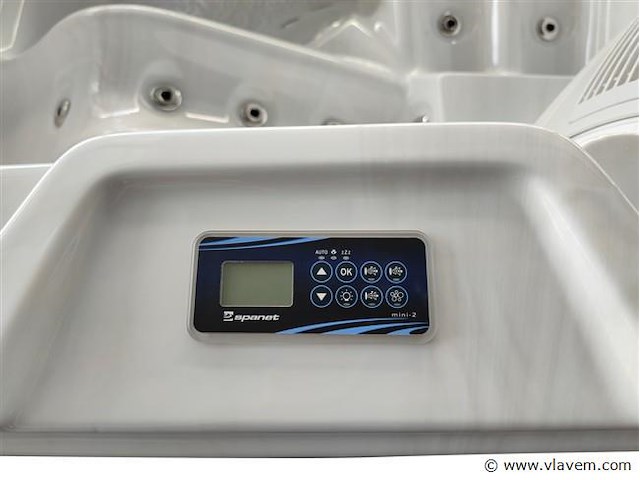 Outdoor spa 5-persoons - afbeelding 8 van  8