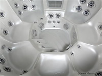 Outdoor spa 7-persoons 220x220x90 cm - wit bad met donkerbruine zijkant - incl. bluetooth - afbeelding 2 van  12
