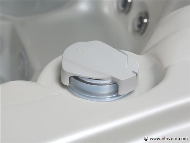 Outdoor spa 7-persoons 220x220x90 cm - wit bad met donkerbruine zijkant - incl. bluetooth - afbeelding 7 van  12