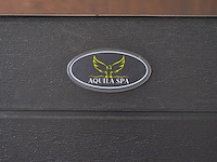 Outdoor spa aquila spa, 6 persoons met 2 ligplaatsen, bruin bad, zwarte skirts - afbeelding 10 van  22