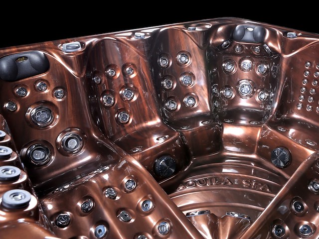 Outdoor spa aquila spa, 6 persoons met 2 ligplaatsen, bruin bad, zwarte skirts - afbeelding 17 van  22