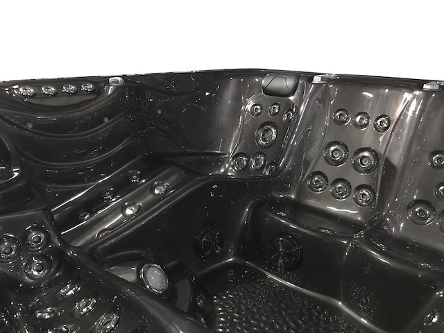 Outdoor spa aquila spa, 6 persoons met 2 ligplaatsen, bruin bad, zwarte skirts - afbeelding 6 van  9