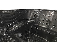 Outdoor spa aquila spa, 6 persoons met 2 ligplaatsen, bruin bad, zwarte skirts - afbeelding 6 van  9