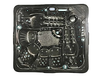 Outdoor spa aquila spa, 6 persoons met 2 ligplaatsen, bruin bad, zwarte skirts - afbeelding 8 van  9