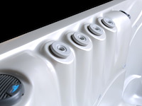 Outdoor spa aquila spa, 6 persoons met 2 ligplaatsen, wit bad, zwarte skirts - afbeelding 12 van  17