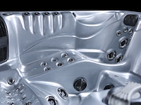 Outdoor spa aquila spa, 6 persoons met 2 ligplaatsen, zilver bad, zwarte skirt - afbeelding 6 van  18