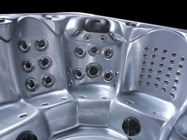 Outdoor spa aquila spa, 6 persoons met 2 ligplaatsen, zilver bad, zwarte skirt - afbeelding 13 van  18