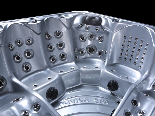 Outdoor spa aquila spa, 6 persoons met 2 ligplaatsen, zilver bad, zwarte skirt - afbeelding 14 van  18