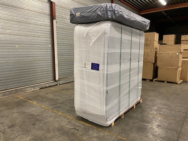 Outdoor spa aquila spa, 6 persoons met 2 ligplaatsen, zilver bad, zwarte skirt - afbeelding 17 van  18