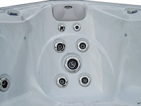 Outdoor spa vonato, donaro, sneeuwwit bad met antraciete skirts - afbeelding 2 van  6