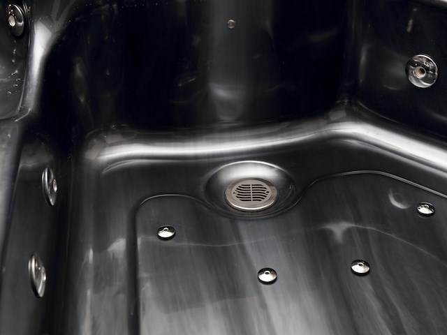 Outdoor spa vonato flavina zwart bad, zwarte skirts - afbeelding 3 van  23