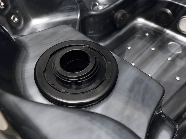Outdoor spa, vonato, flavina, zwart bad, zwarte skirts - afbeelding 23 van  23