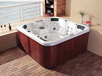 Outdoor spa vonato, milaro, wit bad, mahonierode skirts - afbeelding 1 van  21