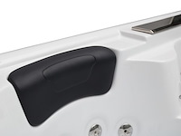 Outdoor spa vonato, milaro, wit bad, mahonierode skirts - afbeelding 20 van  21