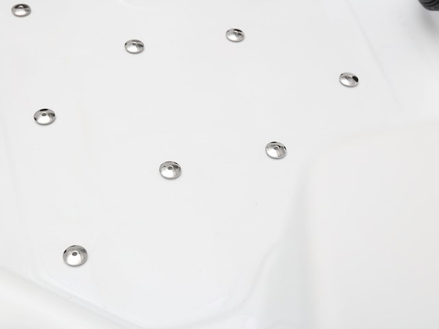 Outdoor spa vonato, milaro, wit bad, mahonierode skirts - afbeelding 10 van  21