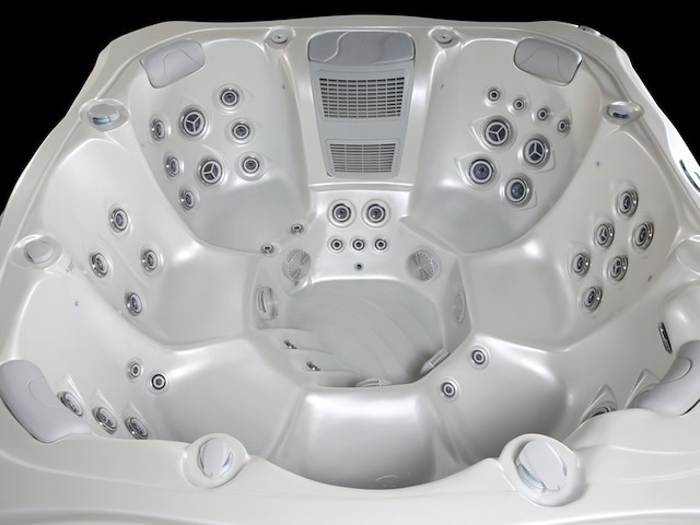 Outdoor spa vonato oceana wit bad met donkerbruine skirts - afbeelding 8 van  12
