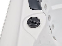 Outdoor spa vonato, tovario, wit bad / naturel houten kleur zijkant - afbeelding 19 van  27