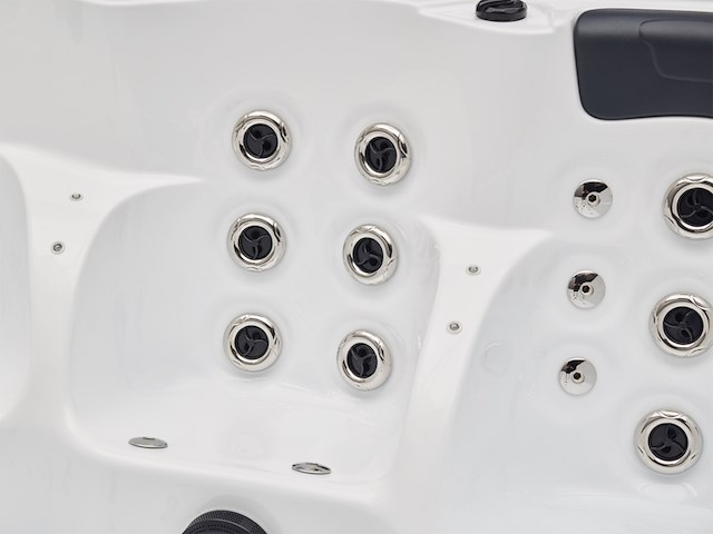 Outdoor spa vonato, tovario, wit bad / naturel houten kleur zijkant - afbeelding 23 van  27