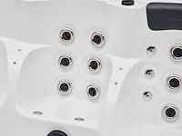 Outdoor spa, vonato, tovario, wit bad / naturel houten kleur zijkant - afbeelding 15 van  19