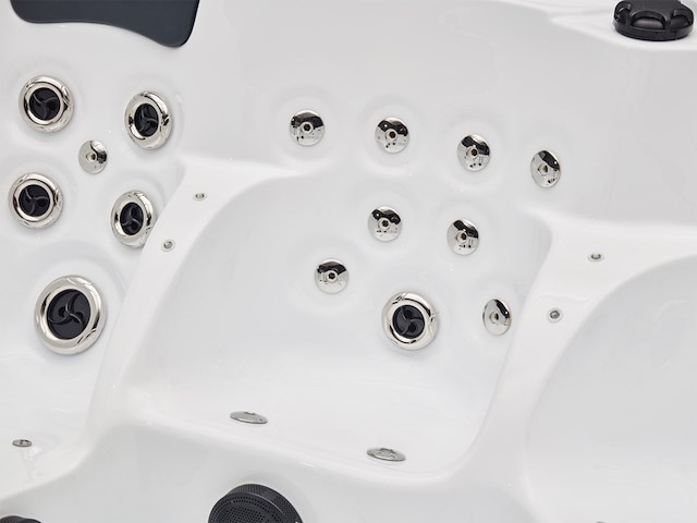 Outdoor spa vonato tovario wit bad / naturel houten kleur zijkant - afbeelding 14 van  24