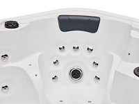 Outdoor spa vonato tovario wit bad / naturel houten kleur zijkant - afbeelding 18 van  24