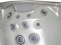 Outdoor spa vonato, vrijstaand 5 persoons bad, wit bad met antraciete skirts - afbeelding 15 van  15