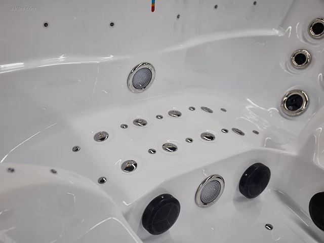 Outdoor spa - afbeelding 3 van  24