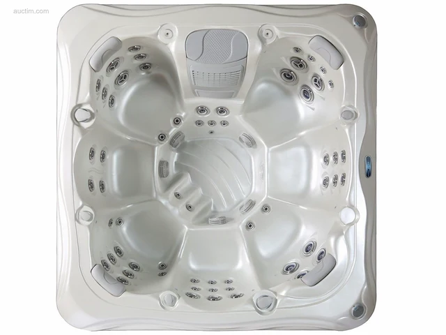 Outdoor spa - afbeelding 1 van  9