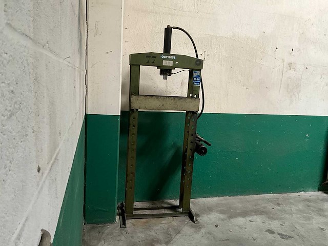 Outibest t.10 garage pers - afbeelding 1 van  6