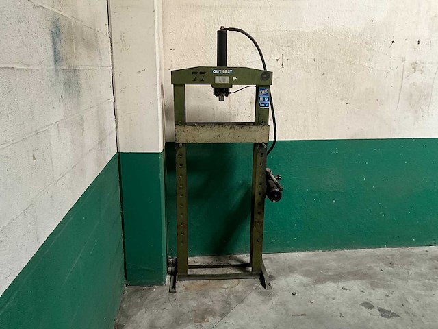 Outibest t.10 garage pers - afbeelding 2 van  6