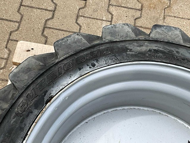 Outrigger 355/55d625 nhs wiel - afbeelding 4 van  8