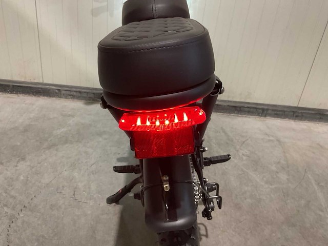 Ouxi - v8 met rekje - zwart - elektrische fiets - afbeelding 11 van  69
