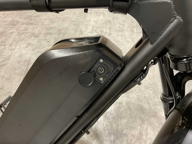 Ouxi v8 ultra zwart elektrische fiets - afbeelding 3 van  22