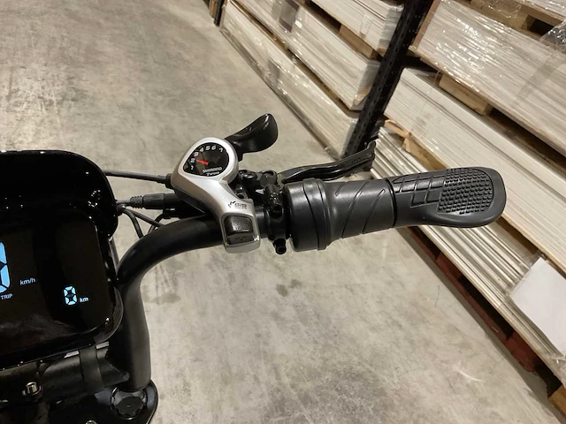 Ouxi v8 ultra zwart elektrische fiets - afbeelding 10 van  14