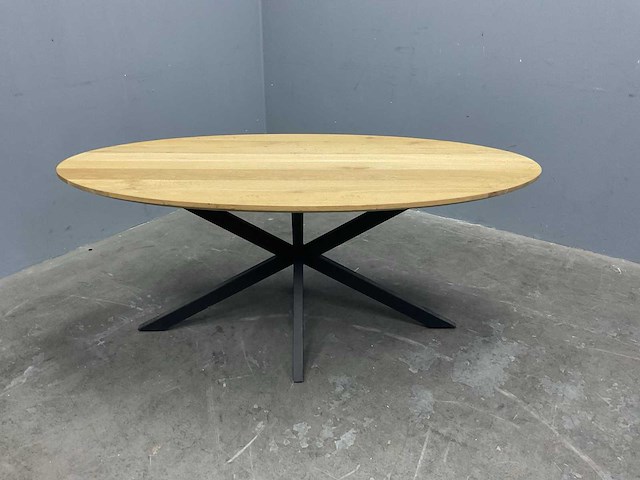 Ovaal eiken eetkamertafel 180x90x76 cm met onderstel spin - afbeelding 1 van  4