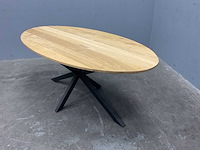 Ovaal eiken eetkamertafel 180x90x76 cm met onderstel spin - afbeelding 3 van  4