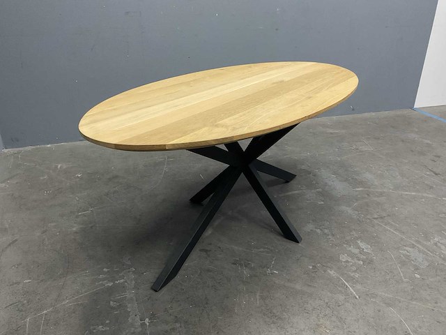 Ovaal eiken eetkamertafel 180x90x76 cm met onderstel spin - afbeelding 4 van  4