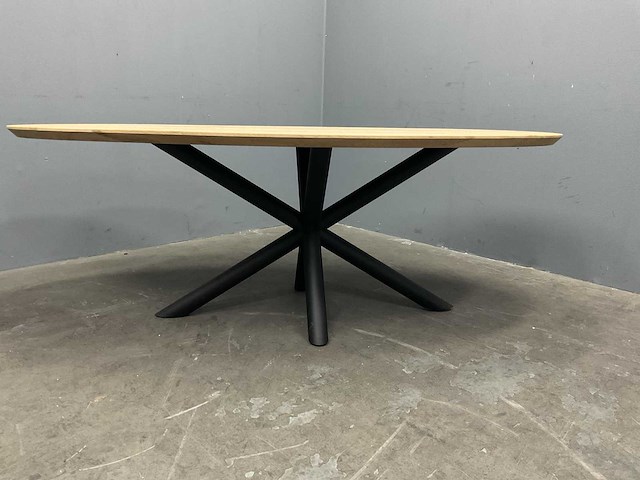 Ovaal eiken eetkamertafel 220x110x79 cm met onderstel spin - afbeelding 2 van  4