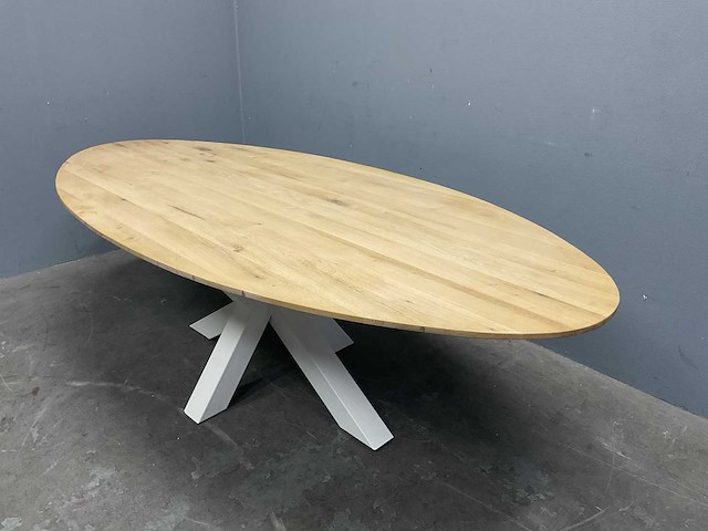 Ovaal eiken eetkamertafel 260 cm met onderstel spin - afbeelding 2 van  4